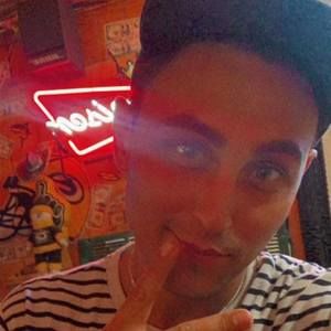 Meet your Posher, Jonathan